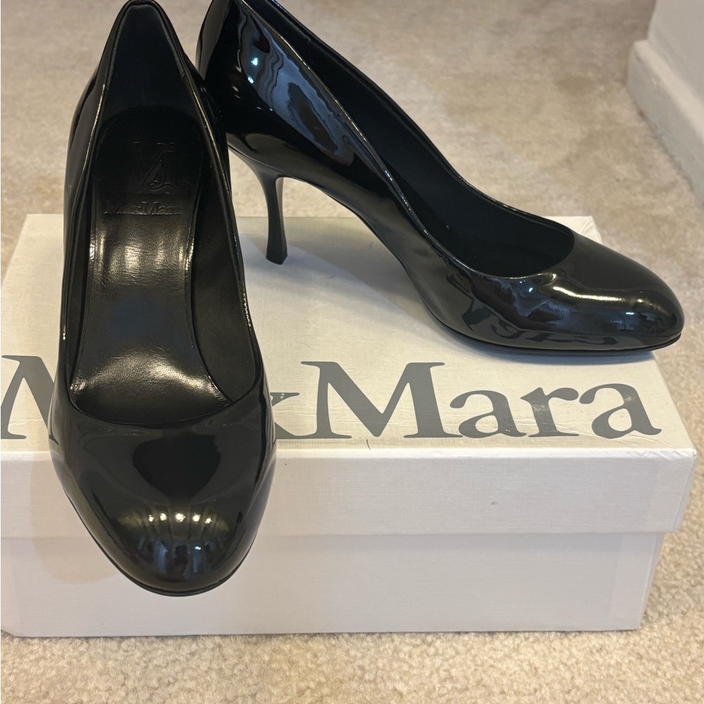 MaxMara Glossy Black Heels